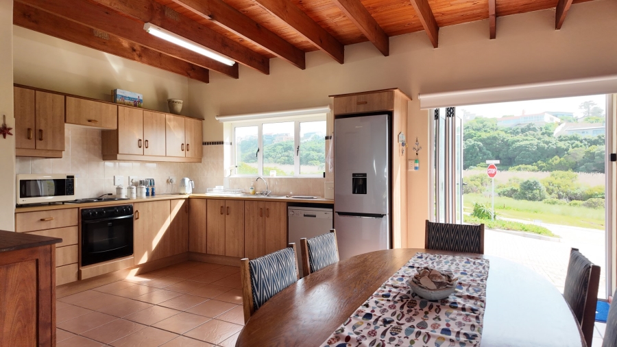 4 Bedroom Property for Sale in Stilbaai Wes Western Cape